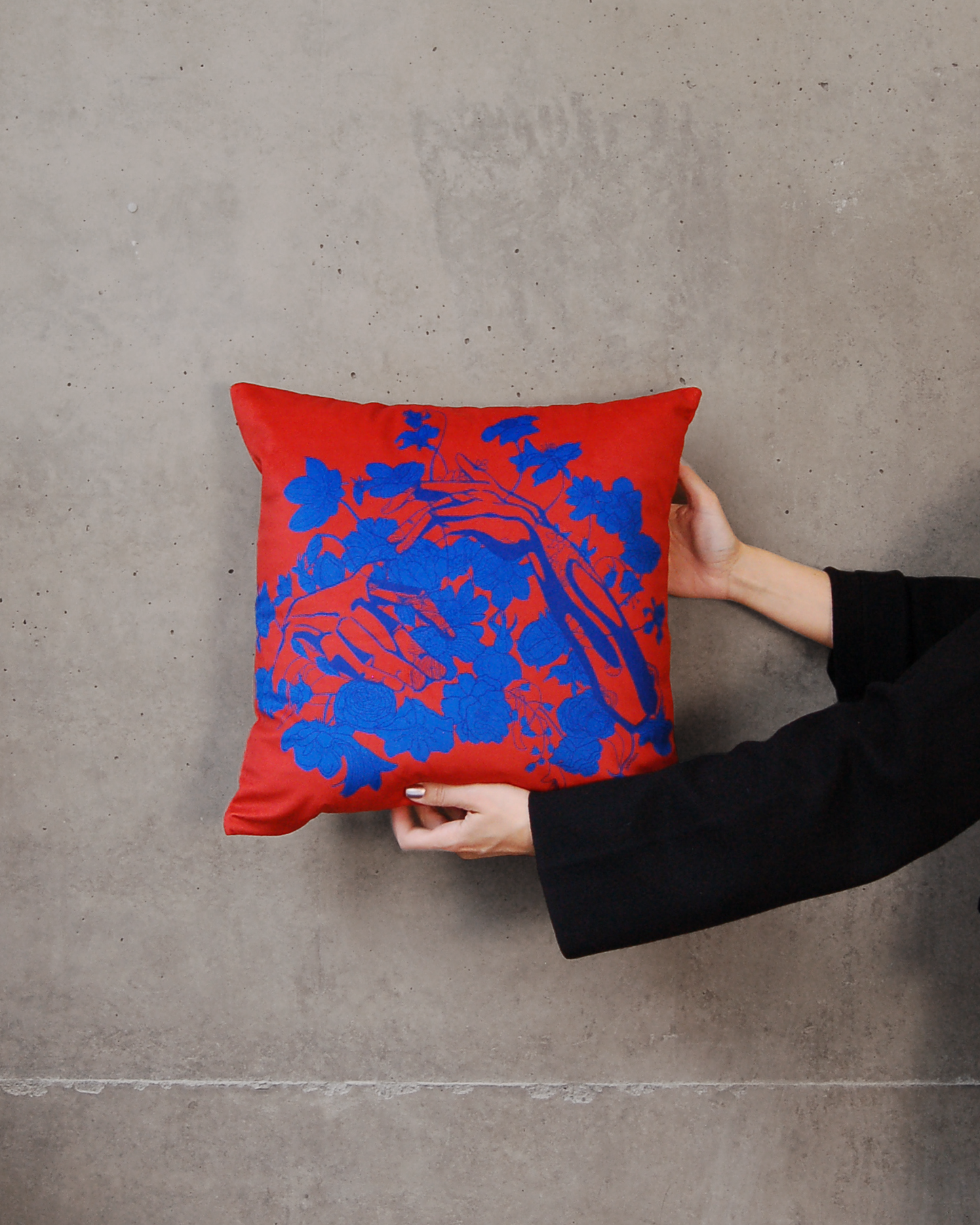 VELVET CUSHION COVER RED&BLUE THCM_RB