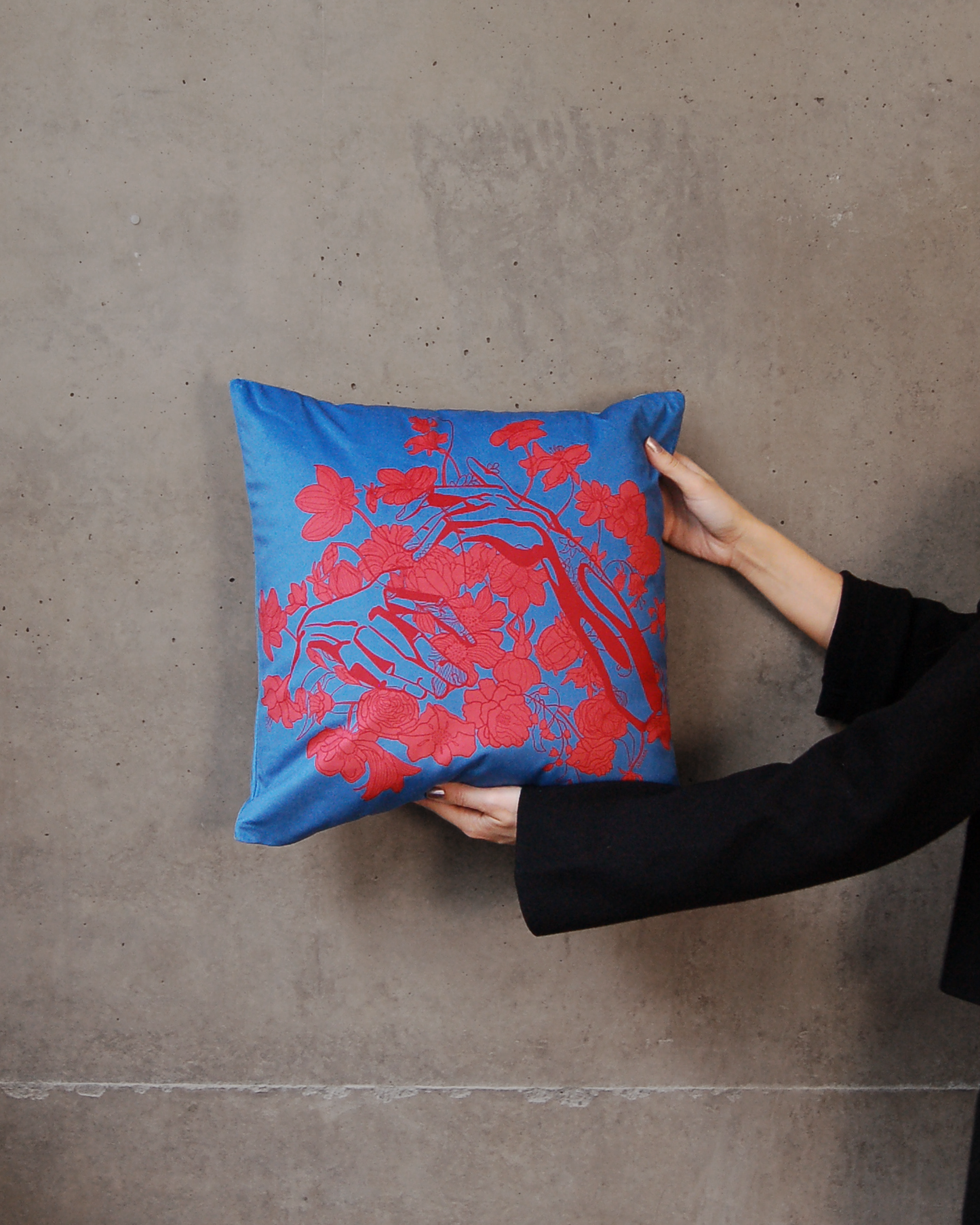 VELVET CUSHION COVER BLUE&RED THCM_BR